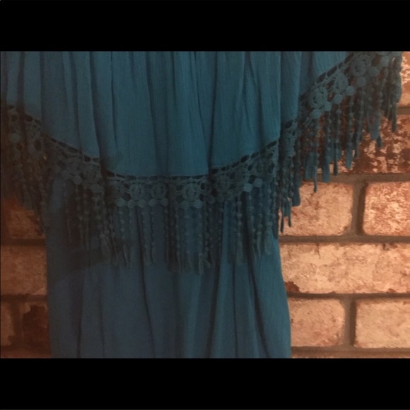 👕 Gorgeous Boho Fringe off shoulder top 🦋 - Picture 4 of 5